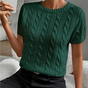Cable-Knit Short Sleeve Top in Forest Green